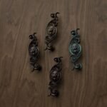 Classica Arabesque, Roaring Lion, M, Verdigris Bronze, color comparison
