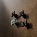 Comparaison des finitions — poignée de meuble Carré Palazzo Lion Endormi Bronze S — Holdon Paris