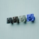 Comparaison couleur Bleu : poignée de meuble Carré Palazzo Lion Rugissant S en résine biosourcée, bronze et cuivre (Holdon Paris)