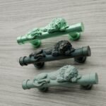 Florentine Column, Sleeping Lion, S, Light Emerald, color comparison
