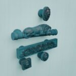 Classica Round, Sleeping Lion, S, Azurite Copper, silhouette comparison