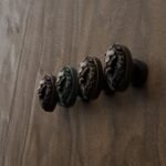 Florentine Medallion, Sleeping Lion, S, Antique Copper, color comparison
