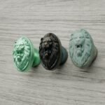 Florentine Medallion, Roaring Lion, S, Light Emerald, color comparison