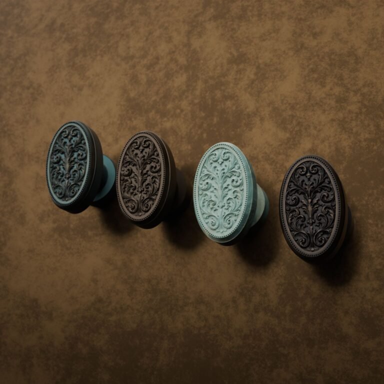 Medallón Florentino, Volutas, S, Bronce Envejecido, comparación de acabados