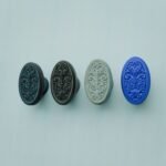 Comparaison couleur Bleu : poignée de meuble Médaillon Florentin Rinceaux M en résine biosourcée, bronze et cuivre (Holdon Paris)