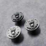 Comparaison couleur Gris / Argenté : poignée de meuble Rond Classica Lion Rugissant L en aluminium et résine biosourcée (Holdon Paris)