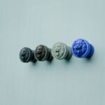 Comparaison couleur Bleu : poignée de meuble Rond Classica Lion Rugissant S en résine biosourcée, bronze et cuivre (Holdon Paris)
