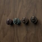 Classica Round, Roaring Lion, S, Antique Bronze, color comparison