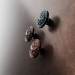 Comparaison des finitions — poignée de meuble Rond Classica Rinceaux Cuivre L — Holdon Paris