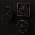Comparaison des silhouettes — poignée de meuble Soleil Royal Bronze Ancien S — Holdon Paris